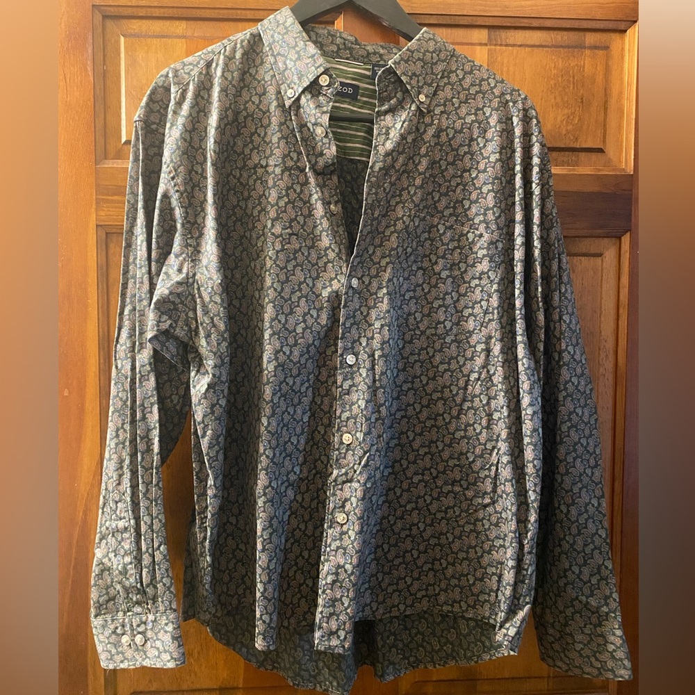 Izod vintage long sleeve button down sizeXL. Condition/ very good